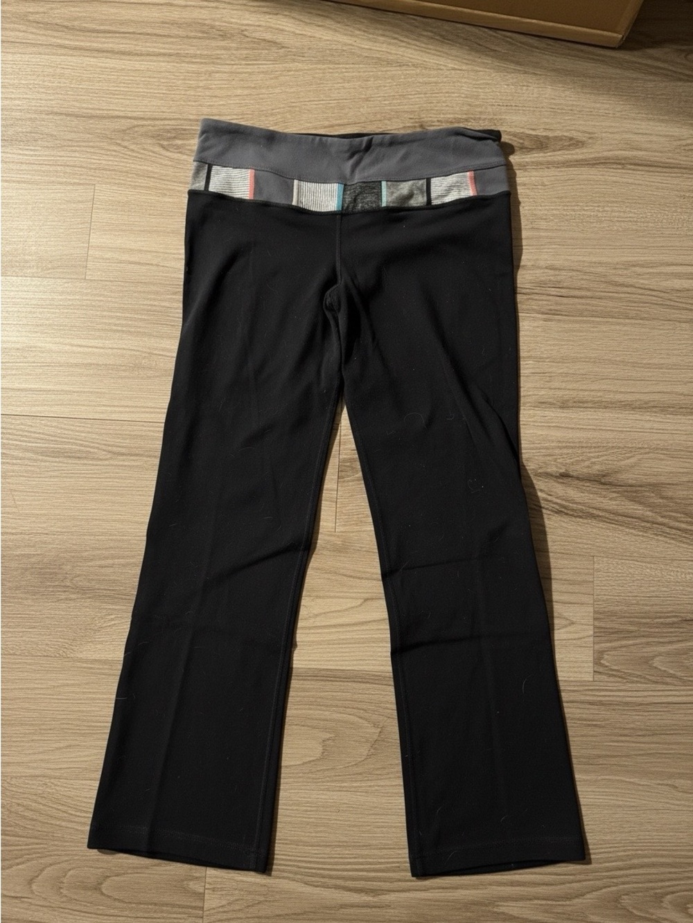 🌟MIX&MATCH: 4 for $25🌟 Lululemon Reversible Black/Colorblock Capri Leggings 6